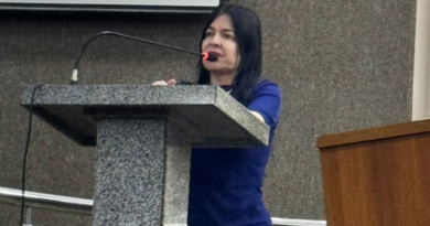 Delegada Débora Mafra alerta sobre consequências do alcoolismo e reforça compromisso na defesa das mulheres durante palestra na Aleam